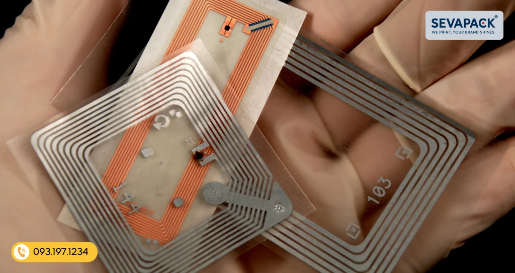 Cấu tạo cơ bản của một thẻ RFID