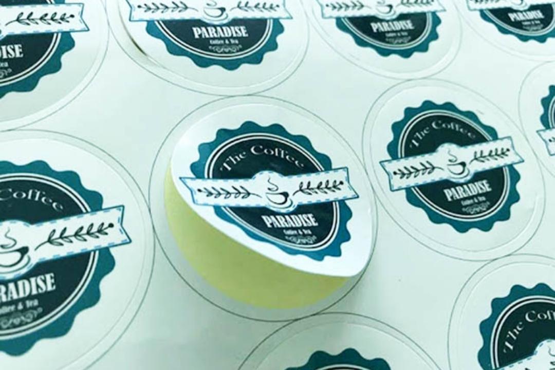 Bế Decal Là Gì | Tại Sao Lại Quan Trọng Khi In Tem Nhãn