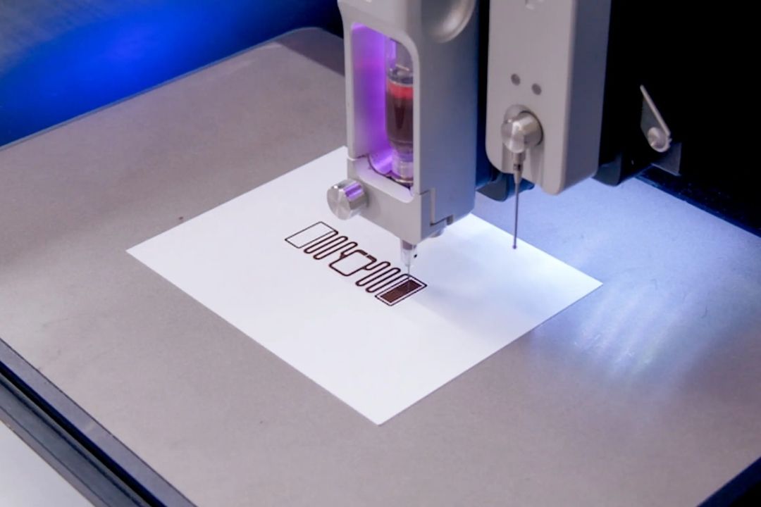 Quy Trình Sản Xuất Thẻ RFID: Từ Con Chip Silicon Đến Nhãn Thông Minh